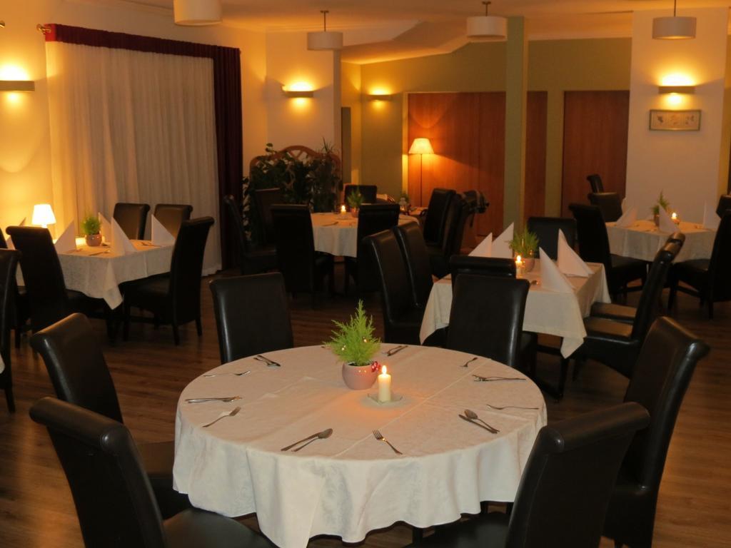 Hotel Daglezja Nad Jeziorem Kornickim Kórnik Dış mekan fotoğraf